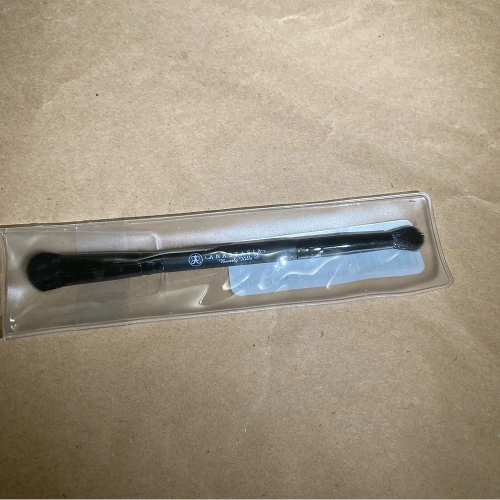 anastasia duo shadow brush